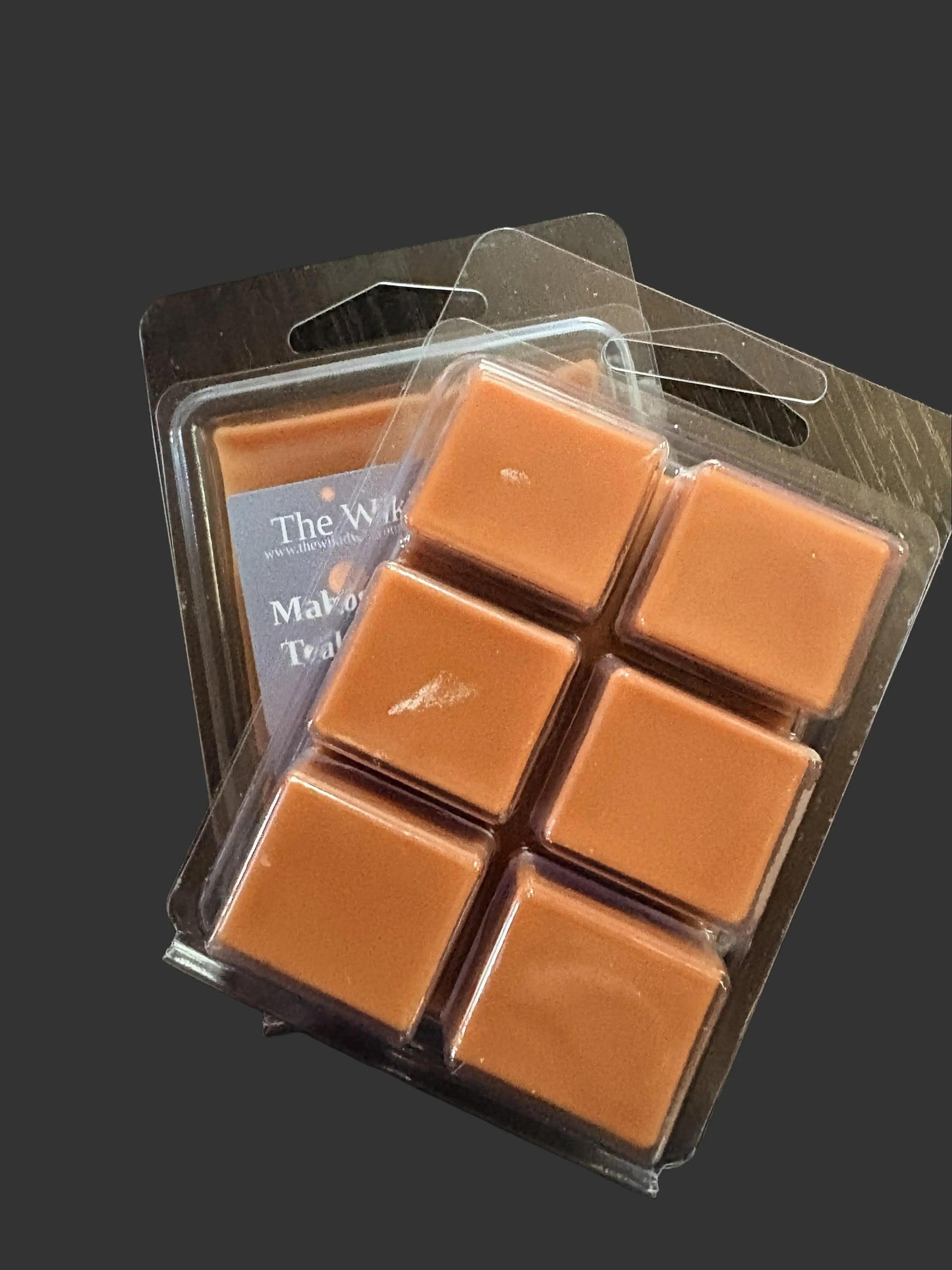 Mahogany Teakwood - Wax Melts...Rich, clean, and timeless — like walking into a warm, upscale space filled with polished wood.
