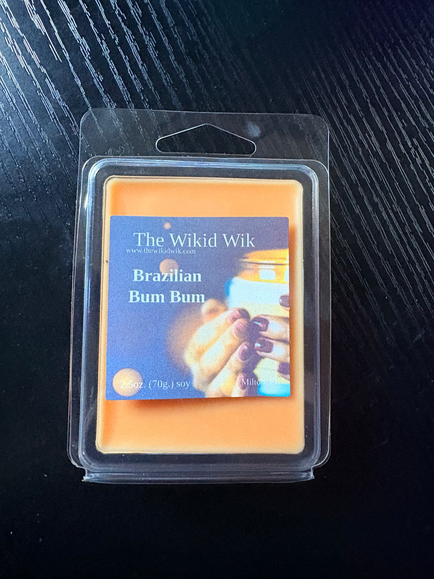 Brazilian Bum Bum - Wax Melts...Warm, sweet, and irresistible — like sun-kissed skin and tropical luxury.