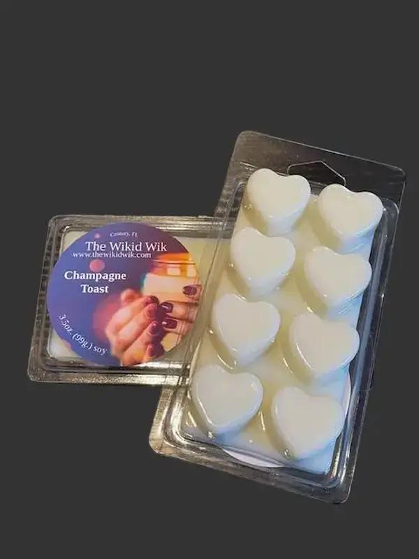 Champagne Toast - Wax Melts (NEW)...Bright, bubbly, and full of sparkle — like popping champagne to celebrate life’s little moments.