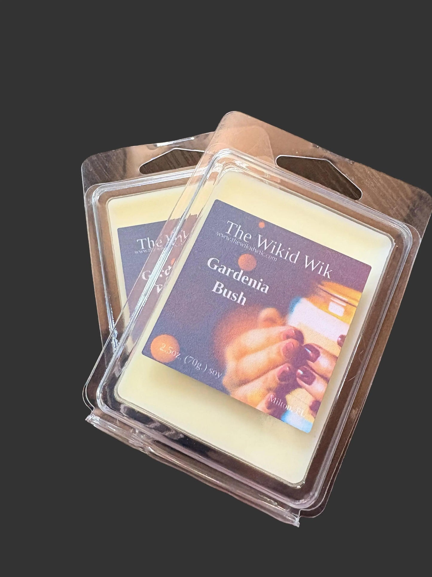 Gardenia Bush - Wax Melts...Lush, fresh, and beautifully floral — like standing next to a blooming gardenia bush in full bloom.