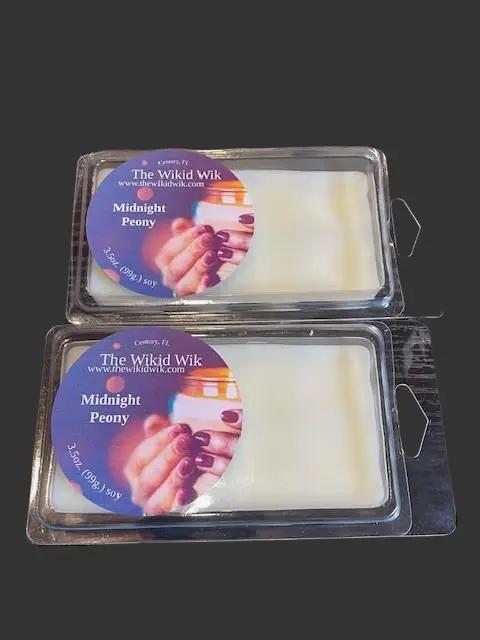 Midnight Peony - Wax Melts (NEW)...Romantic, soft, and beautifully moody — like peony petals blooming under a midnight sky.