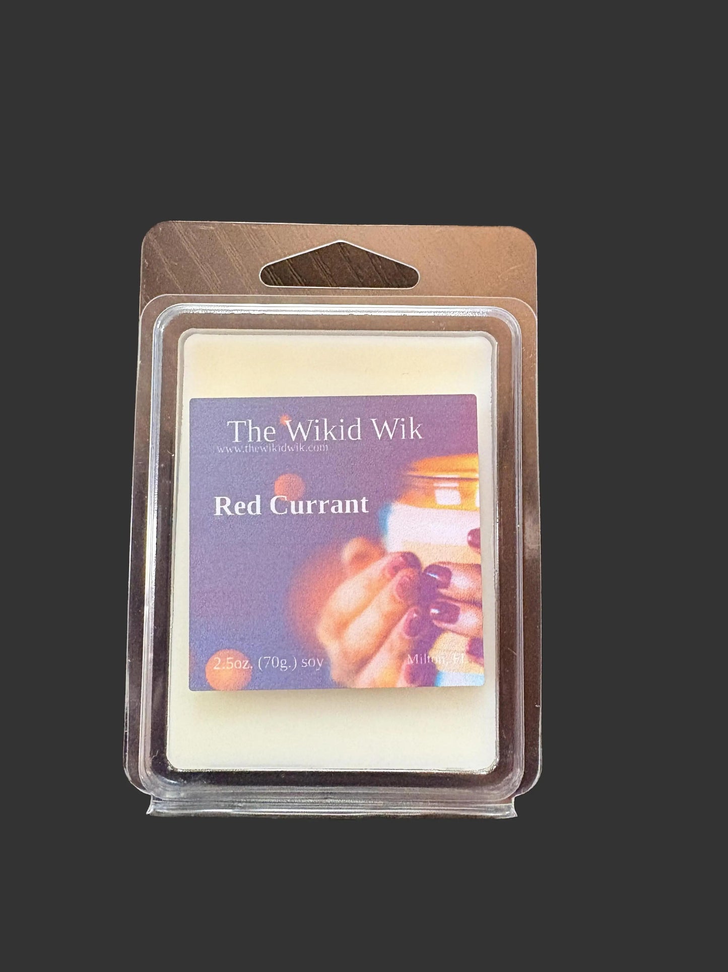 Red Currant - Soy Wax Melts (NEW)...Rich, bright, and effortlessly elegant — like ripe red berries wrapped in soft warmth.