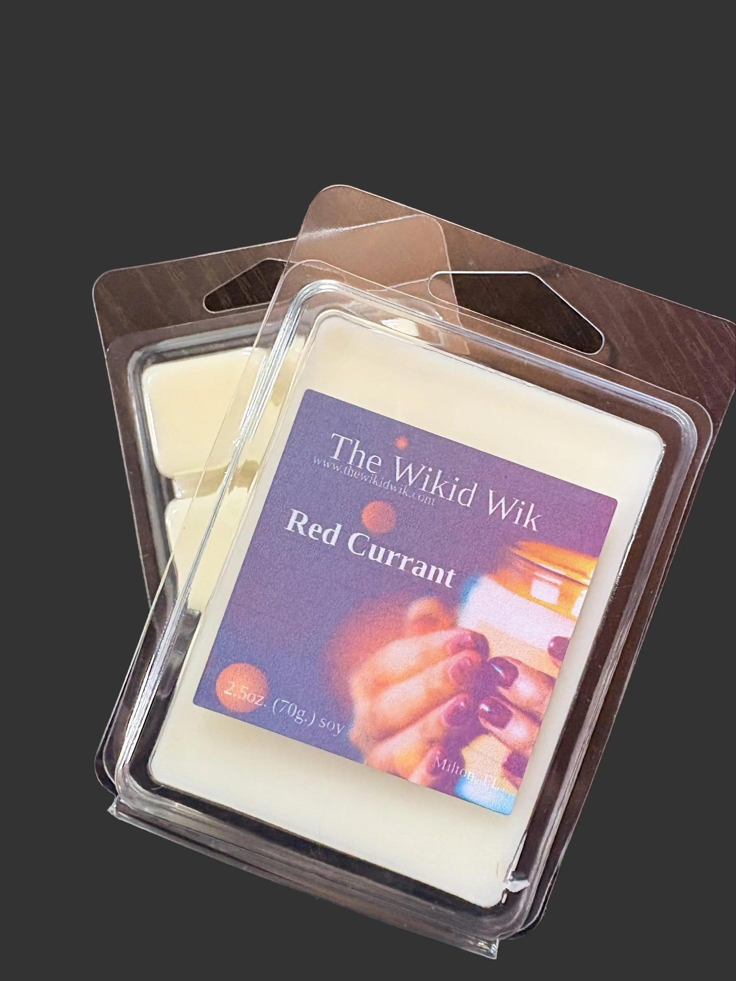 Red Currant - Soy Wax Melts (NEW)...Rich, bright, and effortlessly elegant — like ripe red berries wrapped in soft warmth.